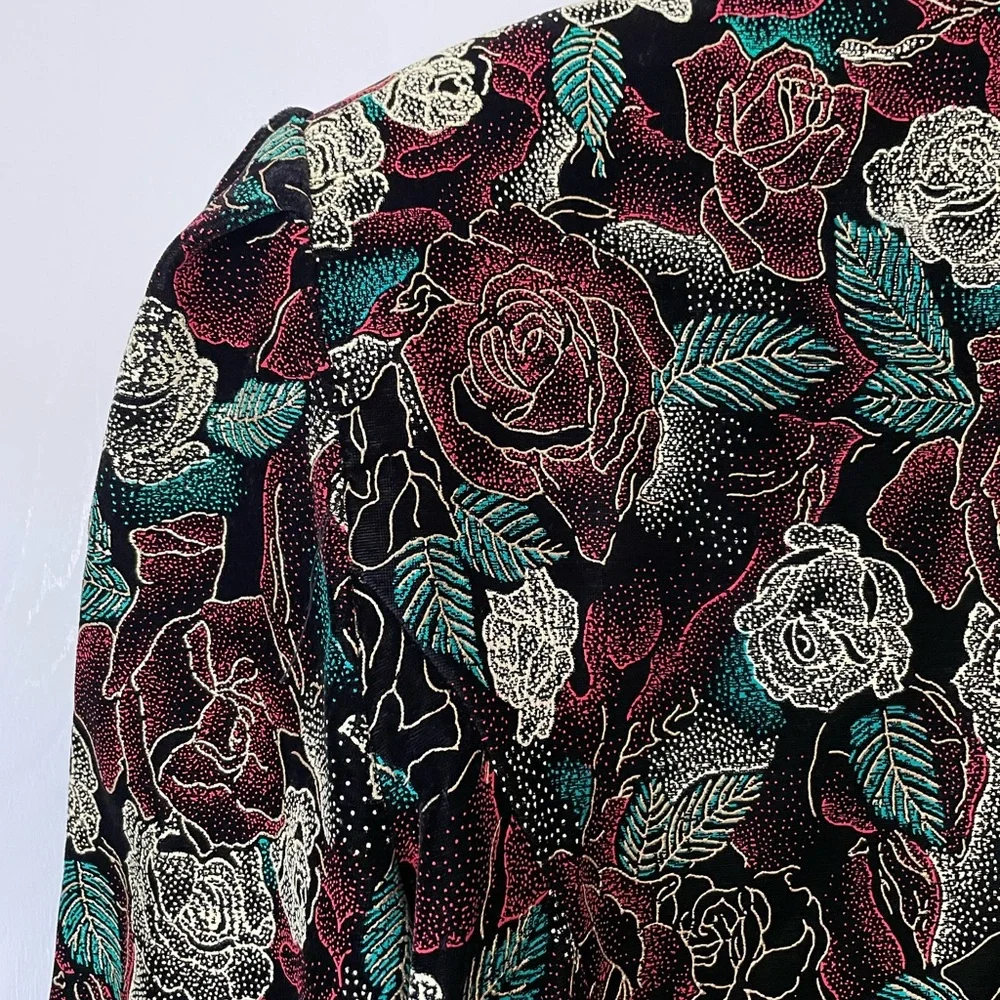 Vintage painted velvet floral holiday jacket, gold trim & buttons, size large - Picture 10 of 10